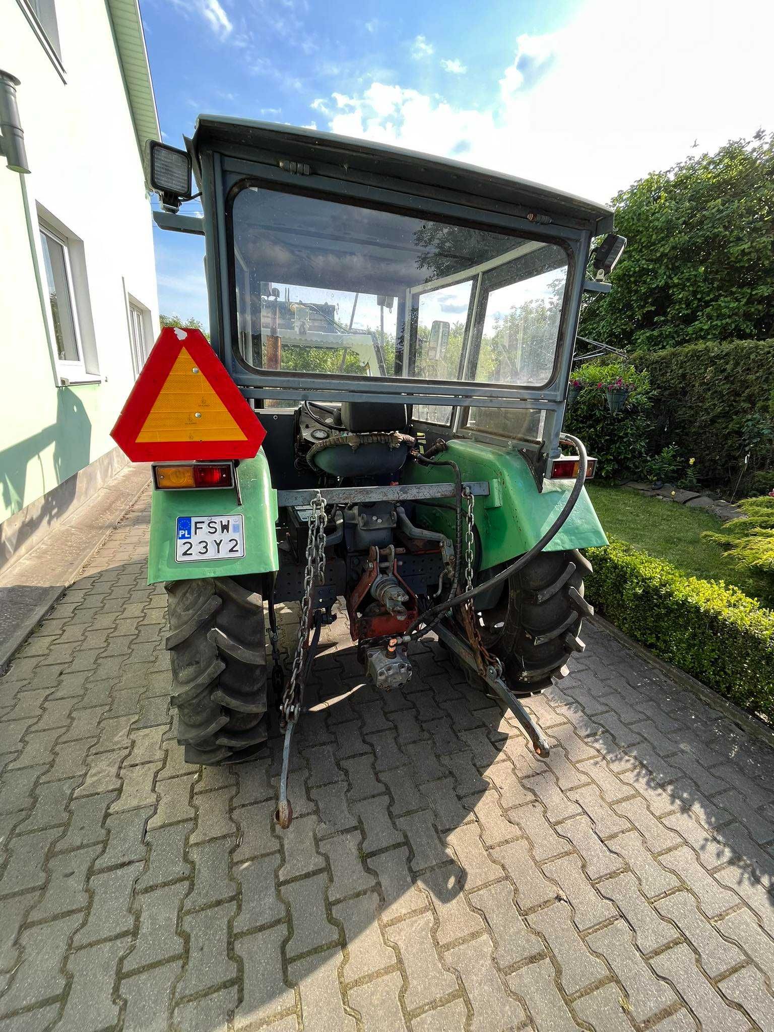 Ursus C330 z turem ciągnik rolniczy