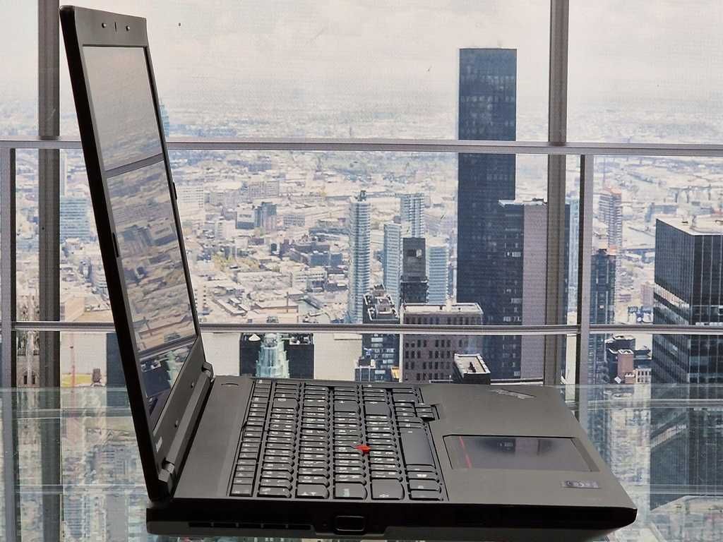Poleasingowy Laptop Lenovo ThinkPad 15,6' i5 16GB RAM Dysk SSD Gwaranc