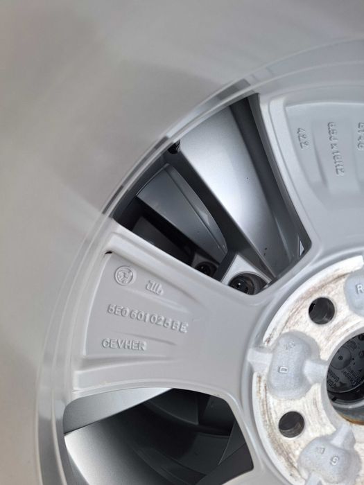 Oryginalne Koła Zimowe Skoda Octavia IV Alufelgi 205/60/R16