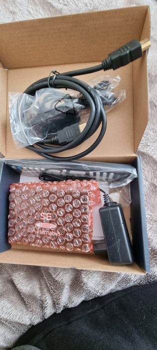 Продам супутниковий ресівер,роутер,антена.