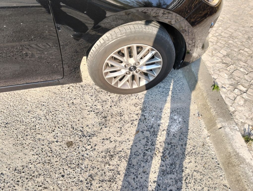 KIA RIO. 1.2 urban
