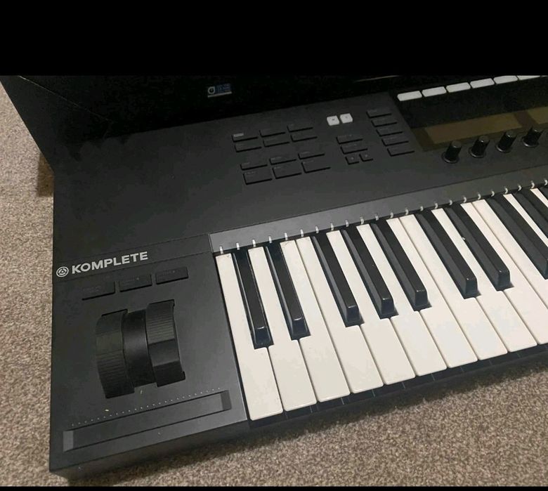 Komplete Kontrol S49 MK2