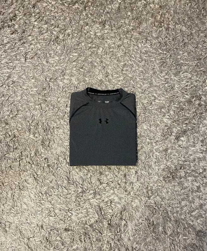 Szara koszulka kompresyjna Under Armour - Size S