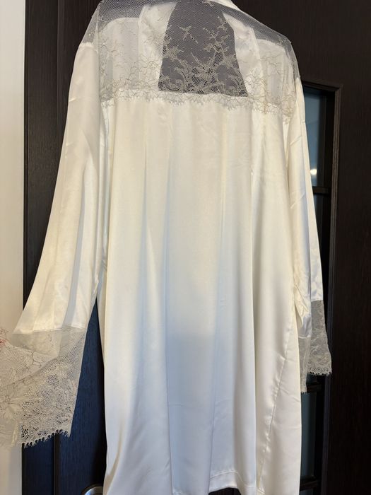 Szlafrok koronkowy satyna