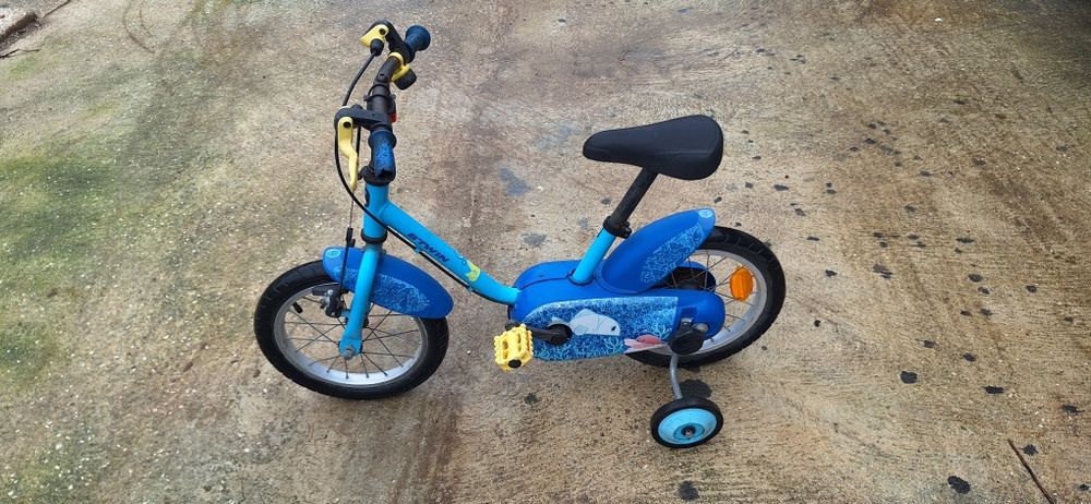 Bicicleta de criança em bom estado.