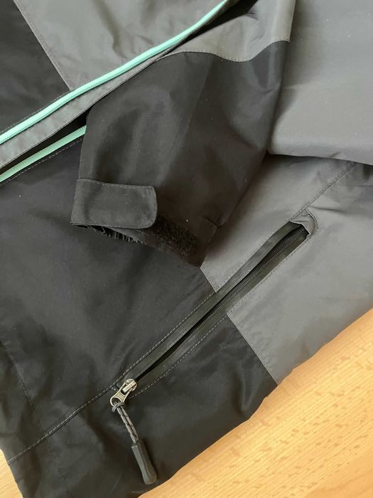 Kurtka damska przeciwdeszczowa i przeciwwiatrowa rozm.40