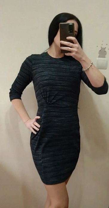 Dopasowana sukienka Bershka rozmiar M / 38 / 10 szary czarny marszenia