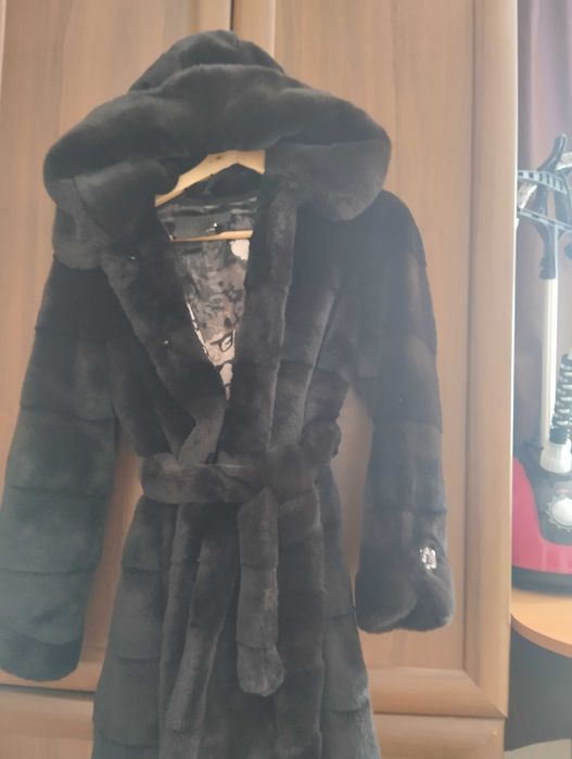 шубка зі штучного хутра(чудова імітація норки)