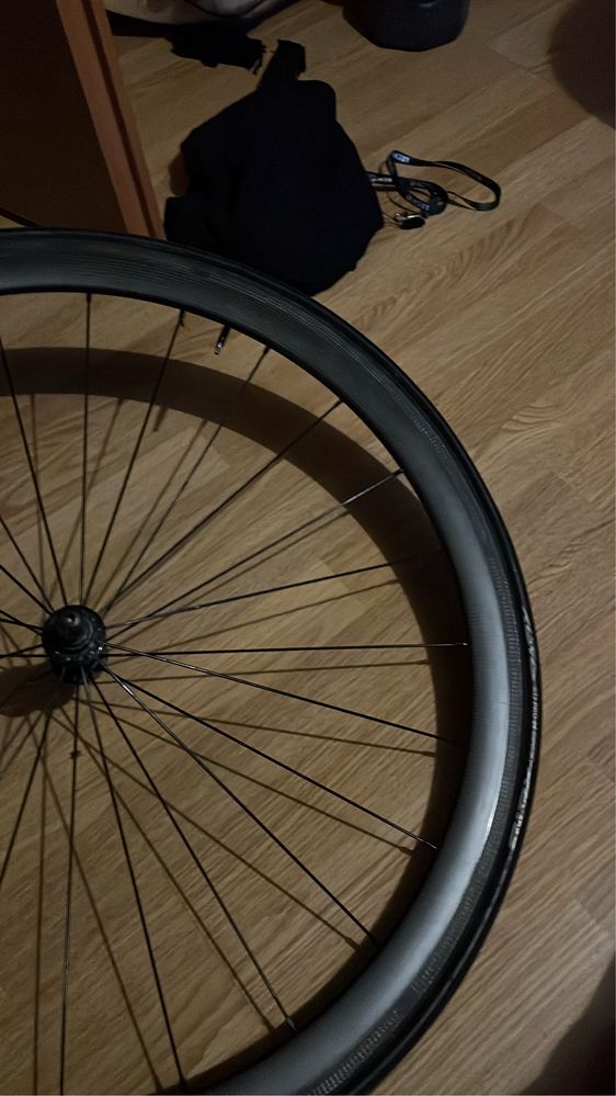 Koło szosowe przód full carbon CSC szytka