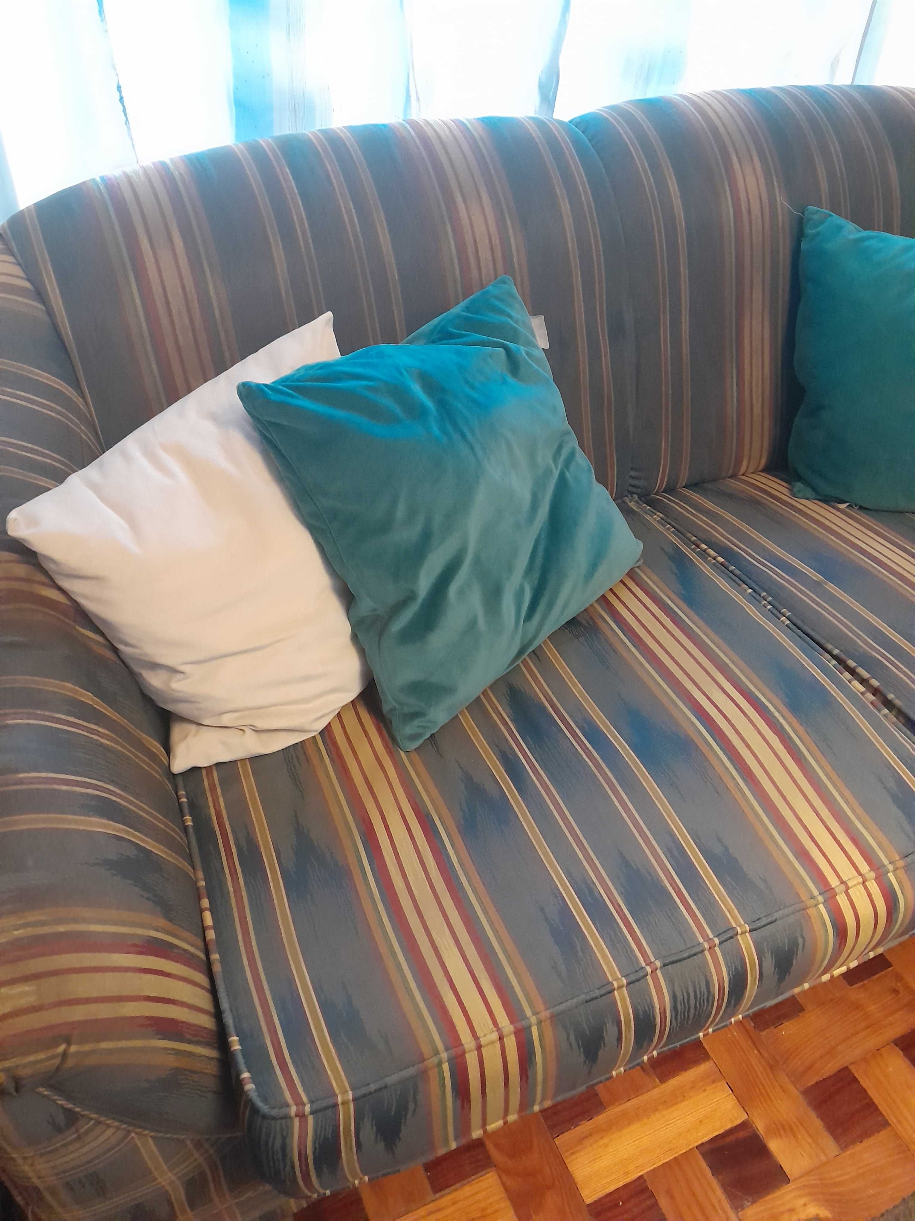 Vendo Sofá cama 3 lugares