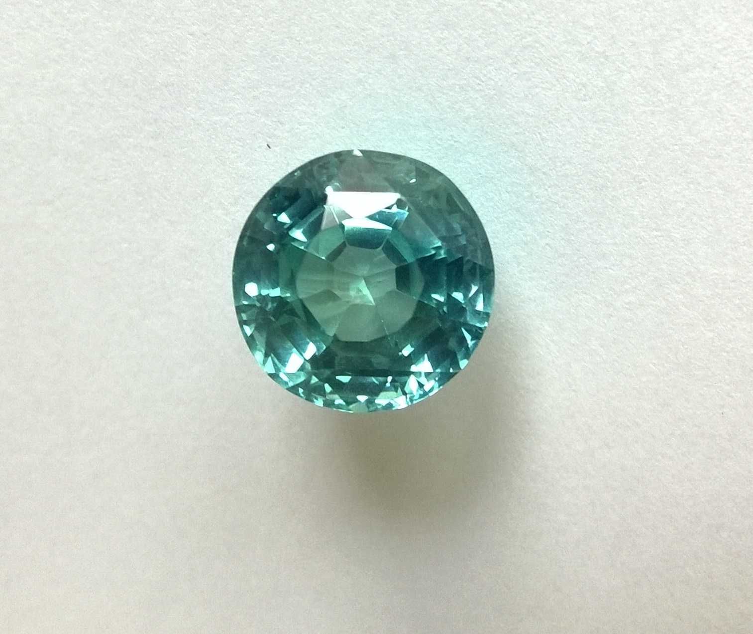 17.1 CT  Szafir  ,  14 .2 mm  oczko do pierścionka , zawieszki