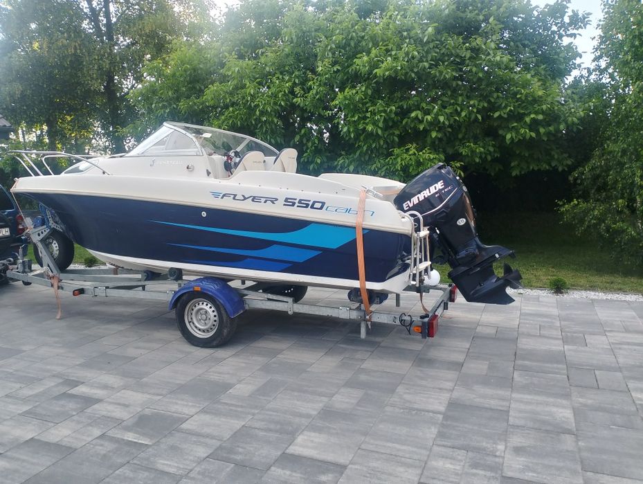 Łódź motorowa flyer 550 cabin
