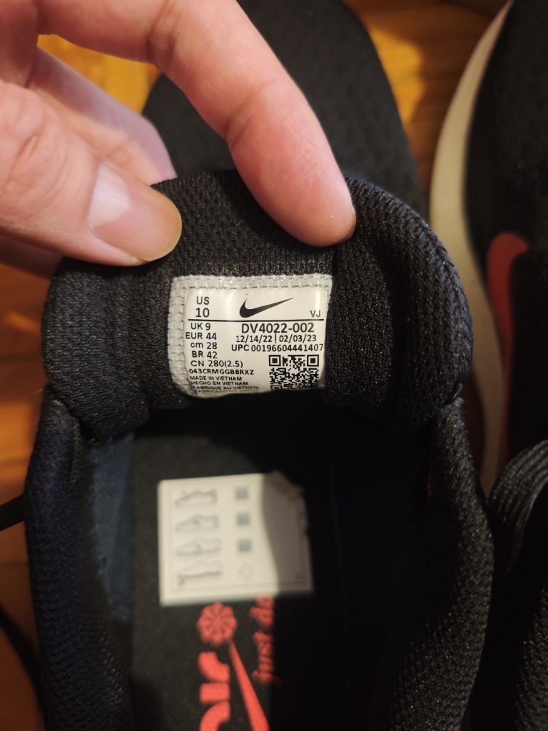 Ténis Nike Winflo 10 - Tam. 44 - Preto Vermelho