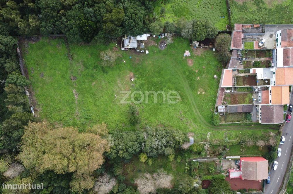 Lote de terreno urbano e terreno rústico - Cabouco
