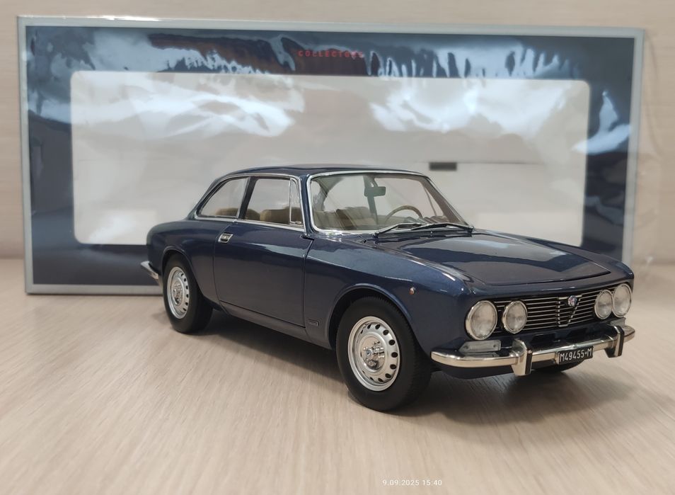 Alfa Romeo 2000 GTV 1973 rok 1:18 Norev
