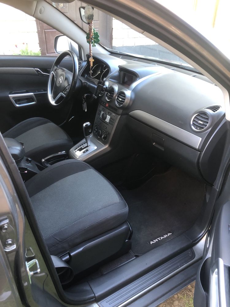 У продажі Opel Antara