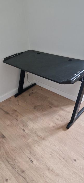 Mesa gamer offy gaming com led