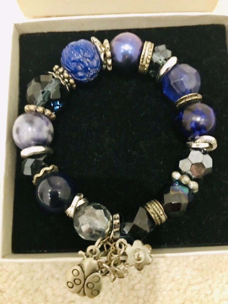 Pulseira em tonalidades de azul