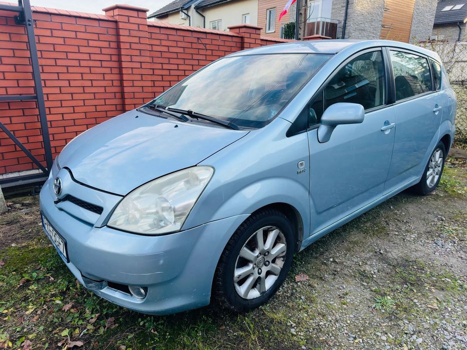 Toyota Corolla Verso Toyota Corolla Verso,  Pb+LPG, 7 miejsc lub 1760 litrów bagażnika