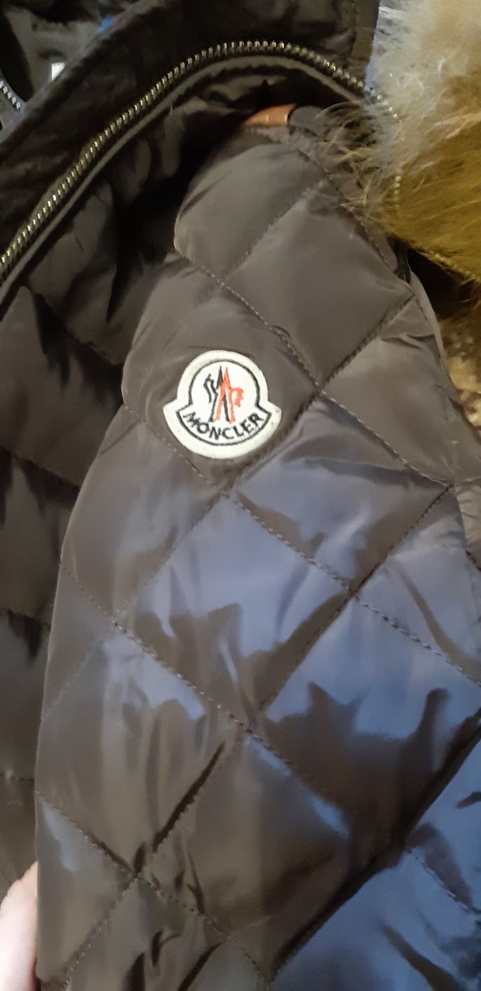 Зимовий пуховик MONCLER