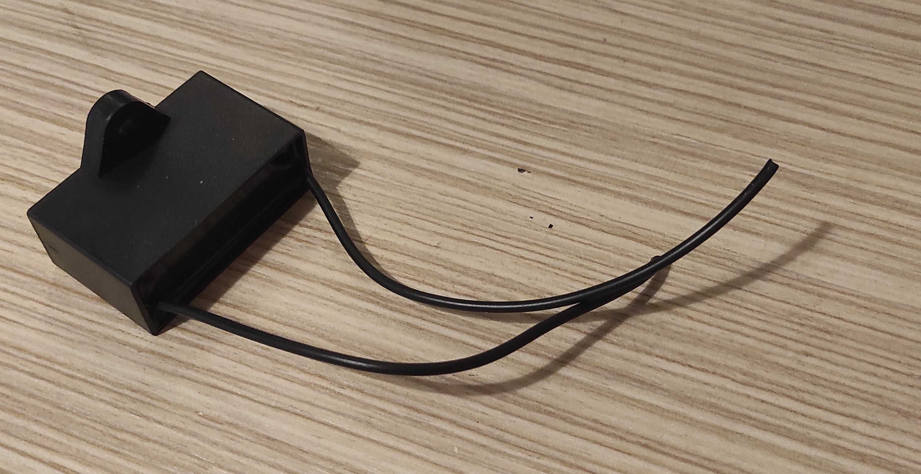 Kondensator rozruchowy CBB61 4uF/+-10%, 450VAC, 50/60 Hz
