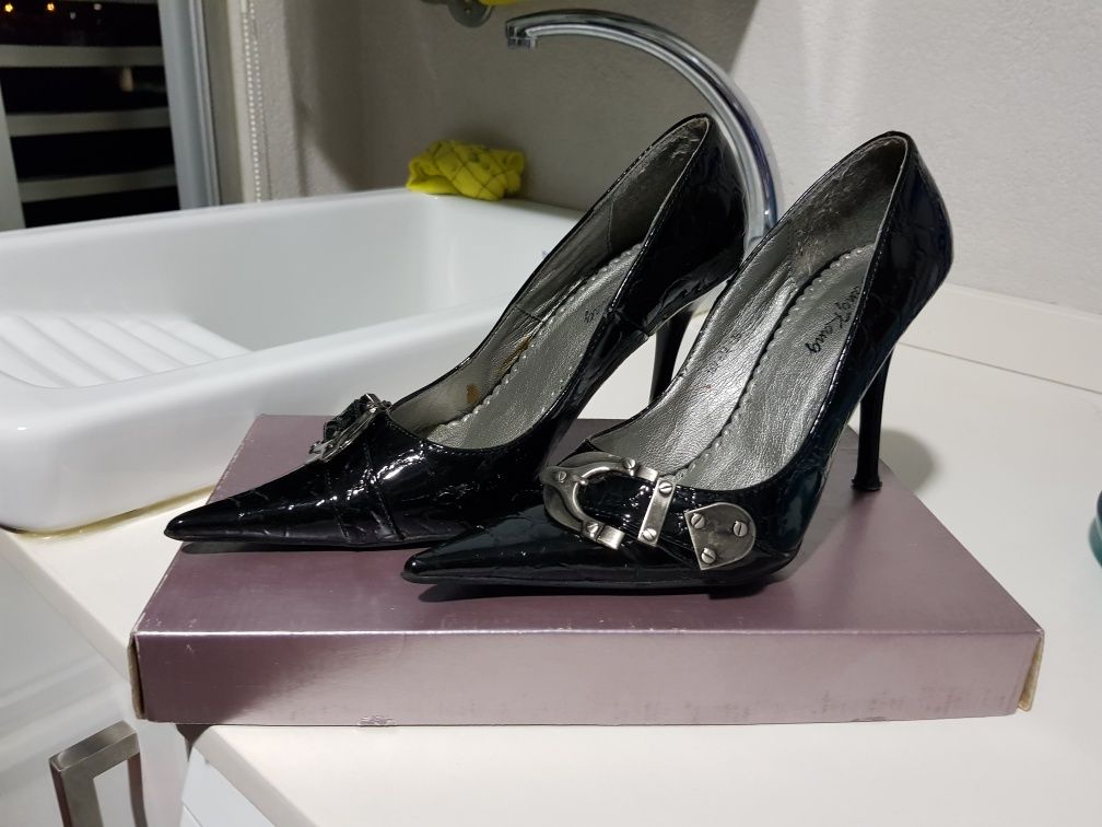 Vendo sapatos tamanho 36