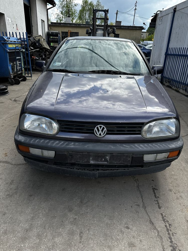 Volkswagen Golf MK3 1.8 benzyna na części Golf III wszystkie części