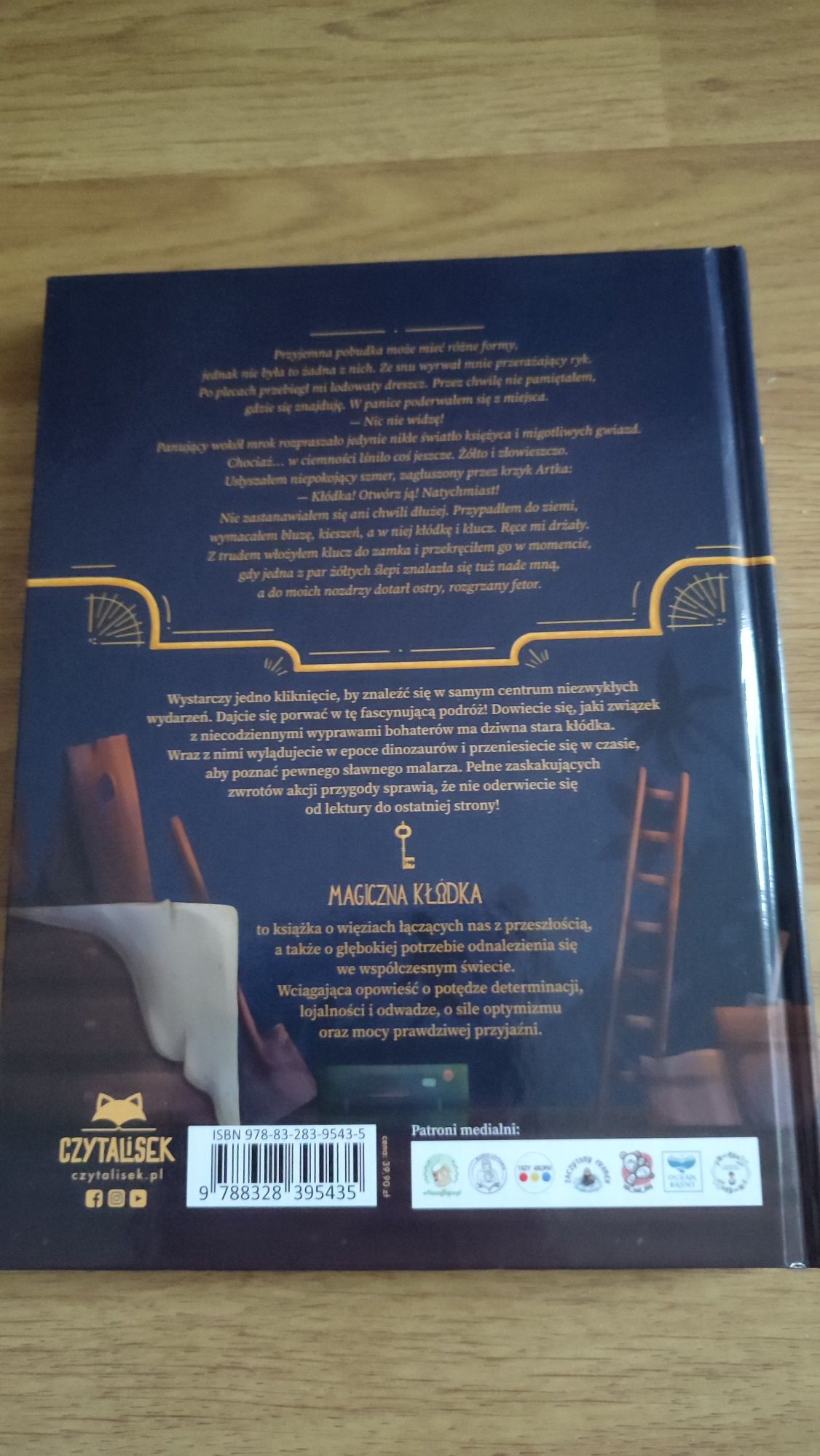 Magiczna kłódka, Barbara Wicher, książka o podróżach w czasie