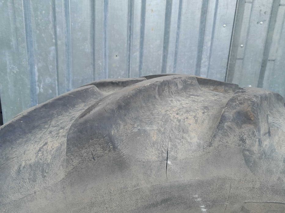 Opony Michelin 420/70 R28 używane