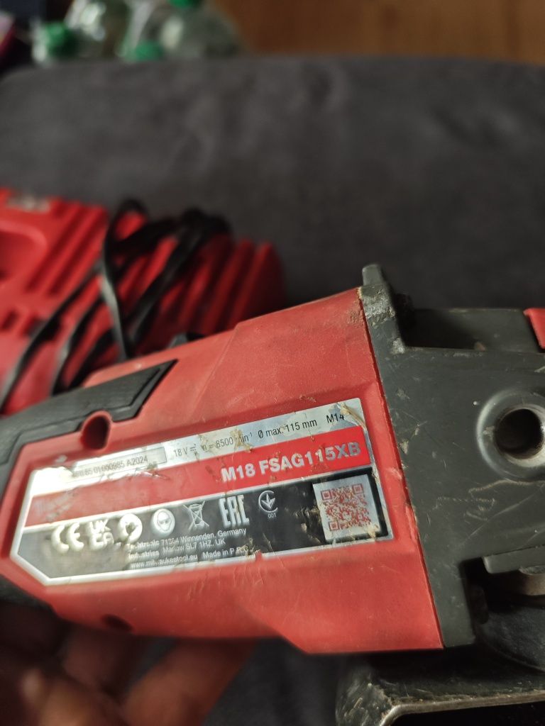 Szłiferka milwaukee fsag115xb