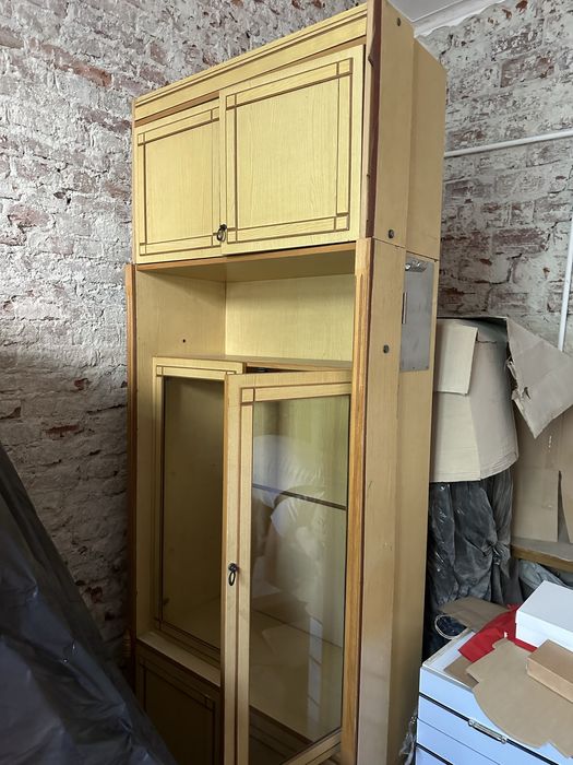 Сервант - шафа з антресоллю