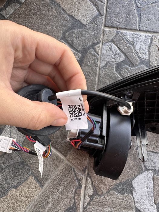 Кришка зарядного порту Tesla Model 3 / Tesla Model Y