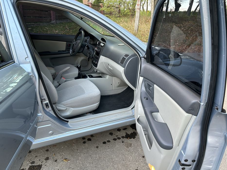 Кіа черато 2005 рік