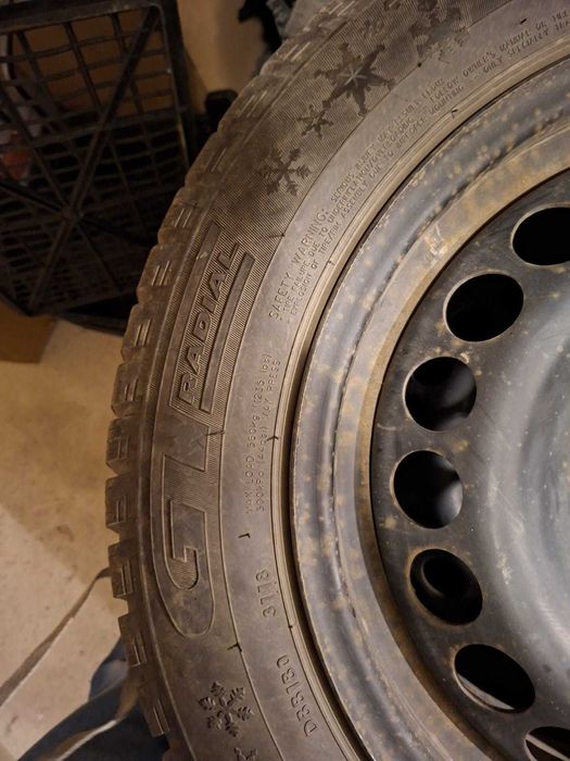 Sprzedam komplet kół, opony zimowe +felgi stalowe 185/65/R15