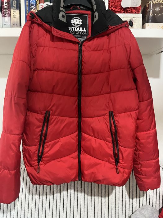 Czerwona kurtka PitBull