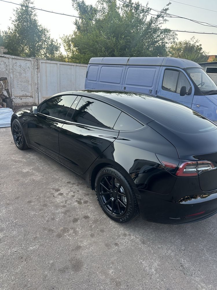 Tesla 3 dualmotor bleck