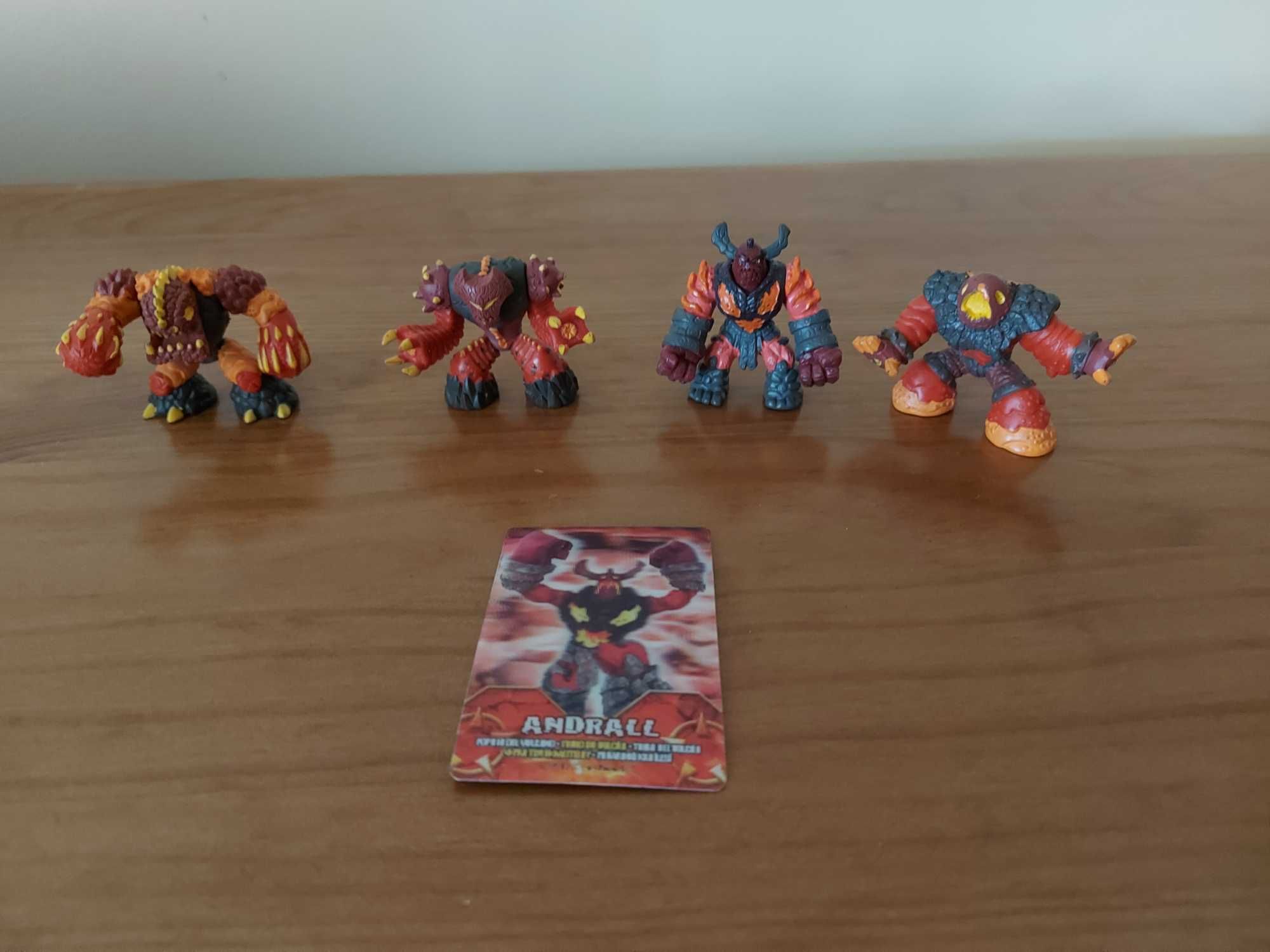 Vendo Gormitis castelos e figuras