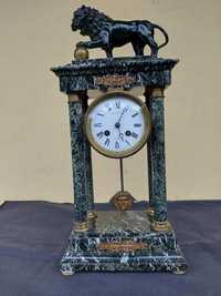 Zegar kominkowy Portykowy ciemny marmur z lwem medalowy S. Marti nr 14