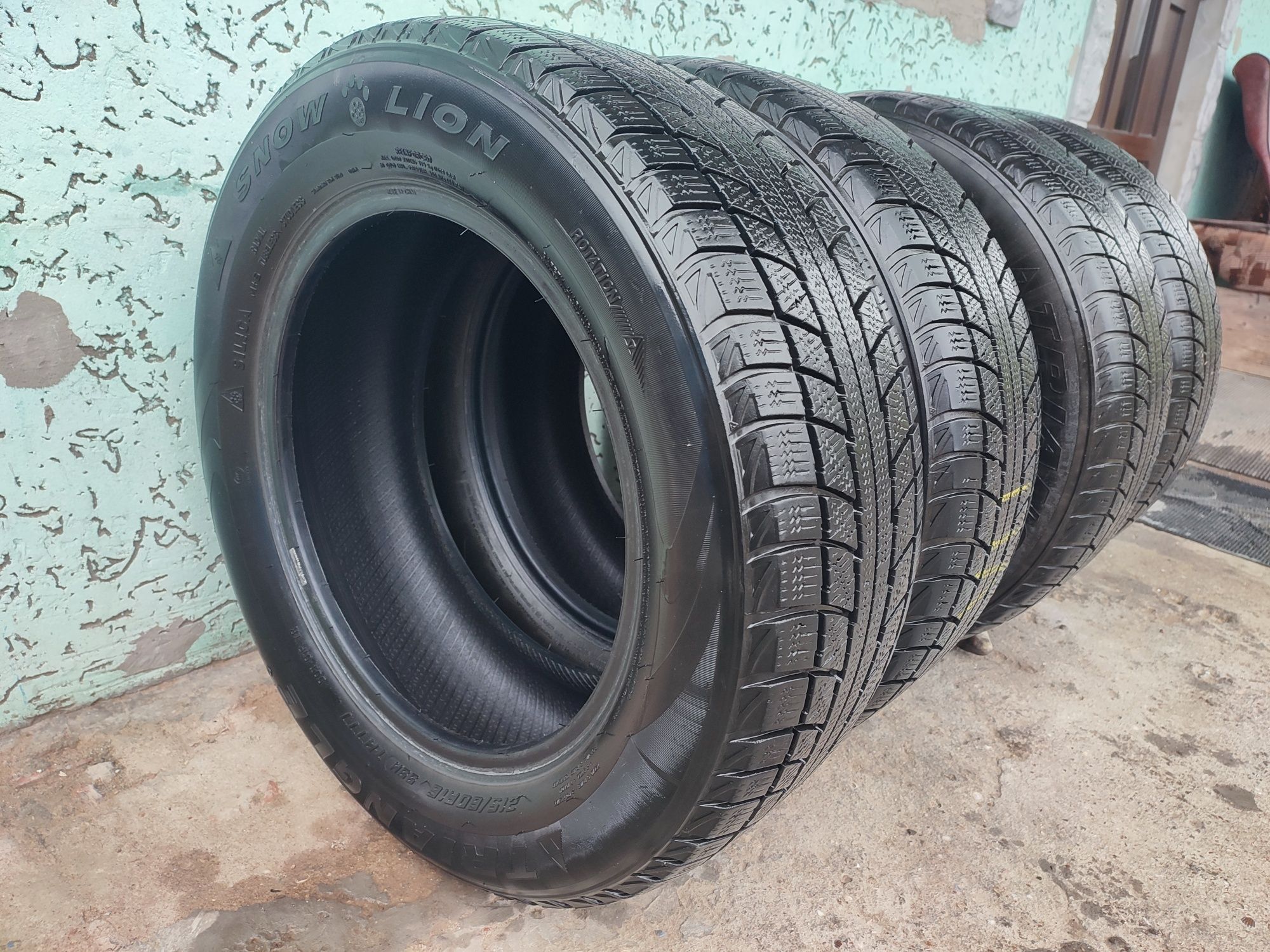 Triangle Snow Lion 215/60 R16