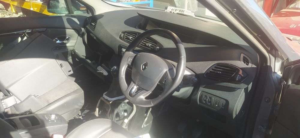 Renault grand Scenic III DCI