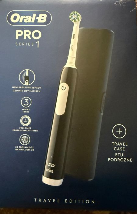 Електрична зубна щітка Oral-B Pro Series 1 Black з дорожнім футляром