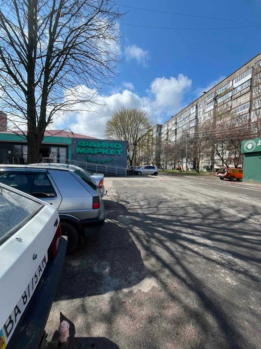 В продажу з'єдані дві кімнати площею 34 кв.м на 101 мікрорайоні