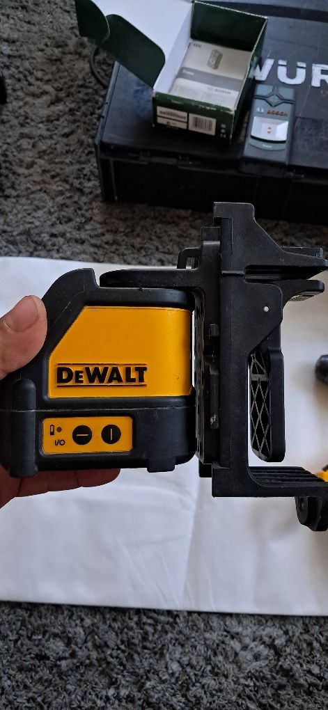 Dewalt DW088 лазер +магнітний тримач ,привезений з ЄС