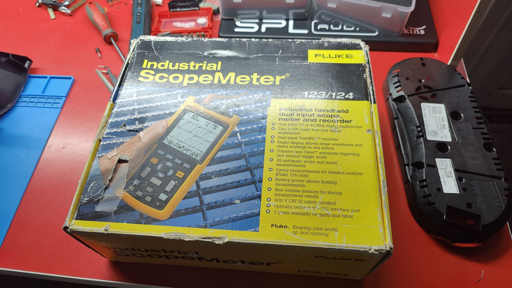 Промышленный осциллограф Fluke 124