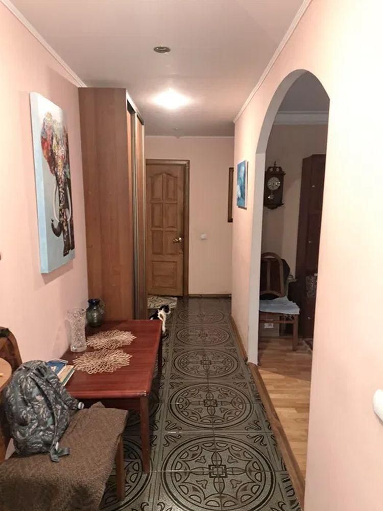 Продам 3-комн квартиру в районе Немировича-Данченко ул.