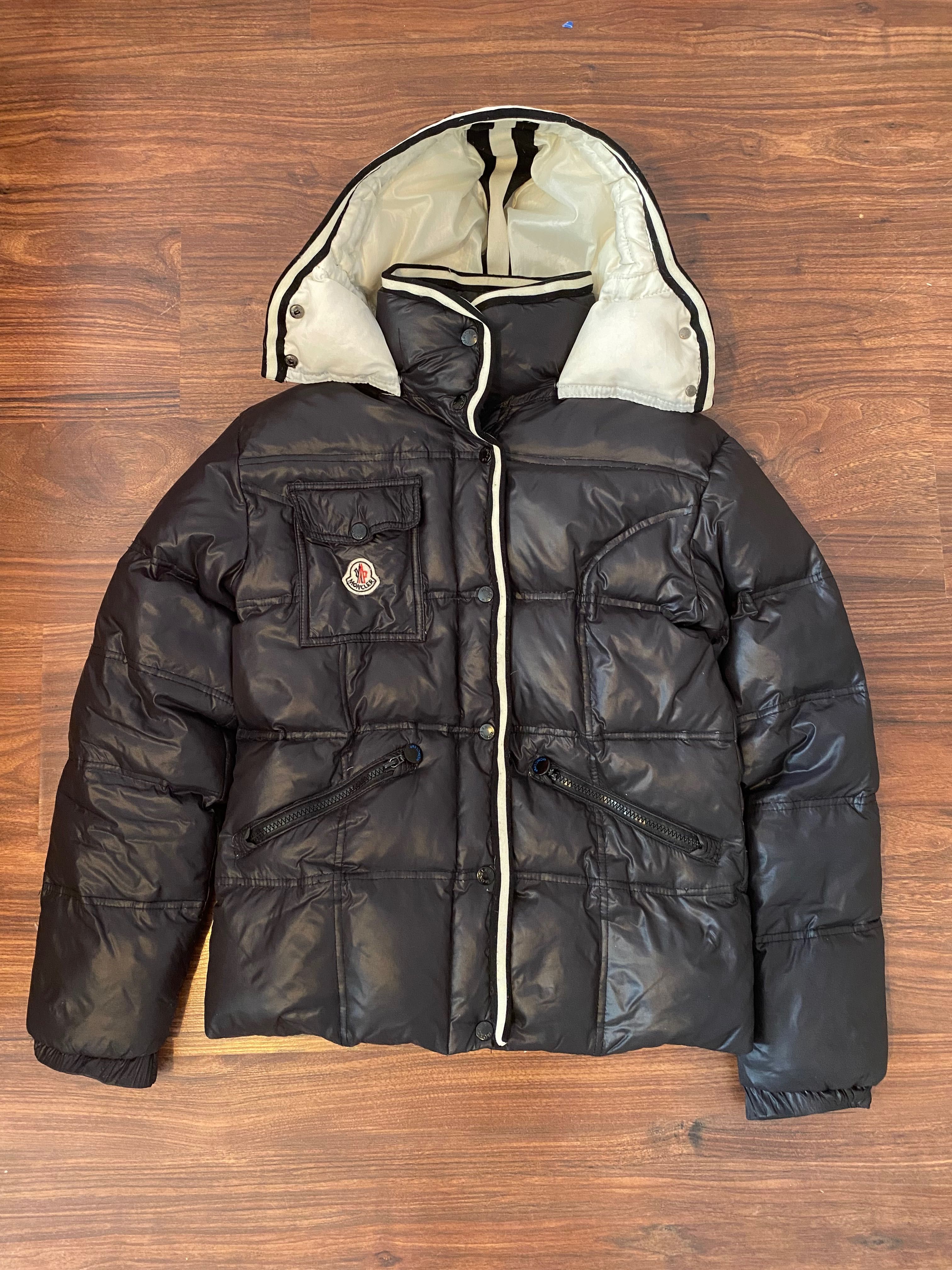 Курточка moncler