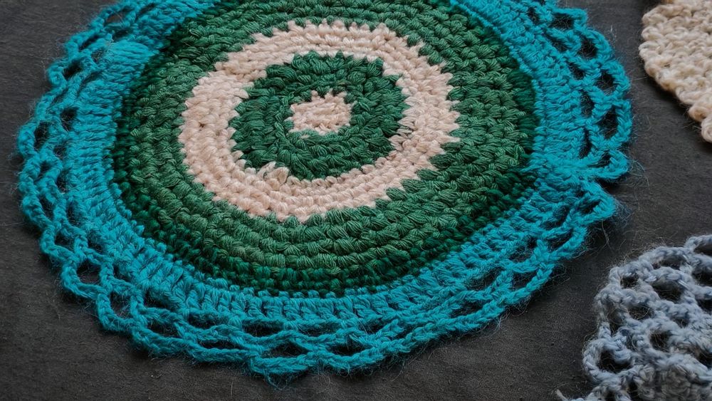 Салфетка вязаная круглая