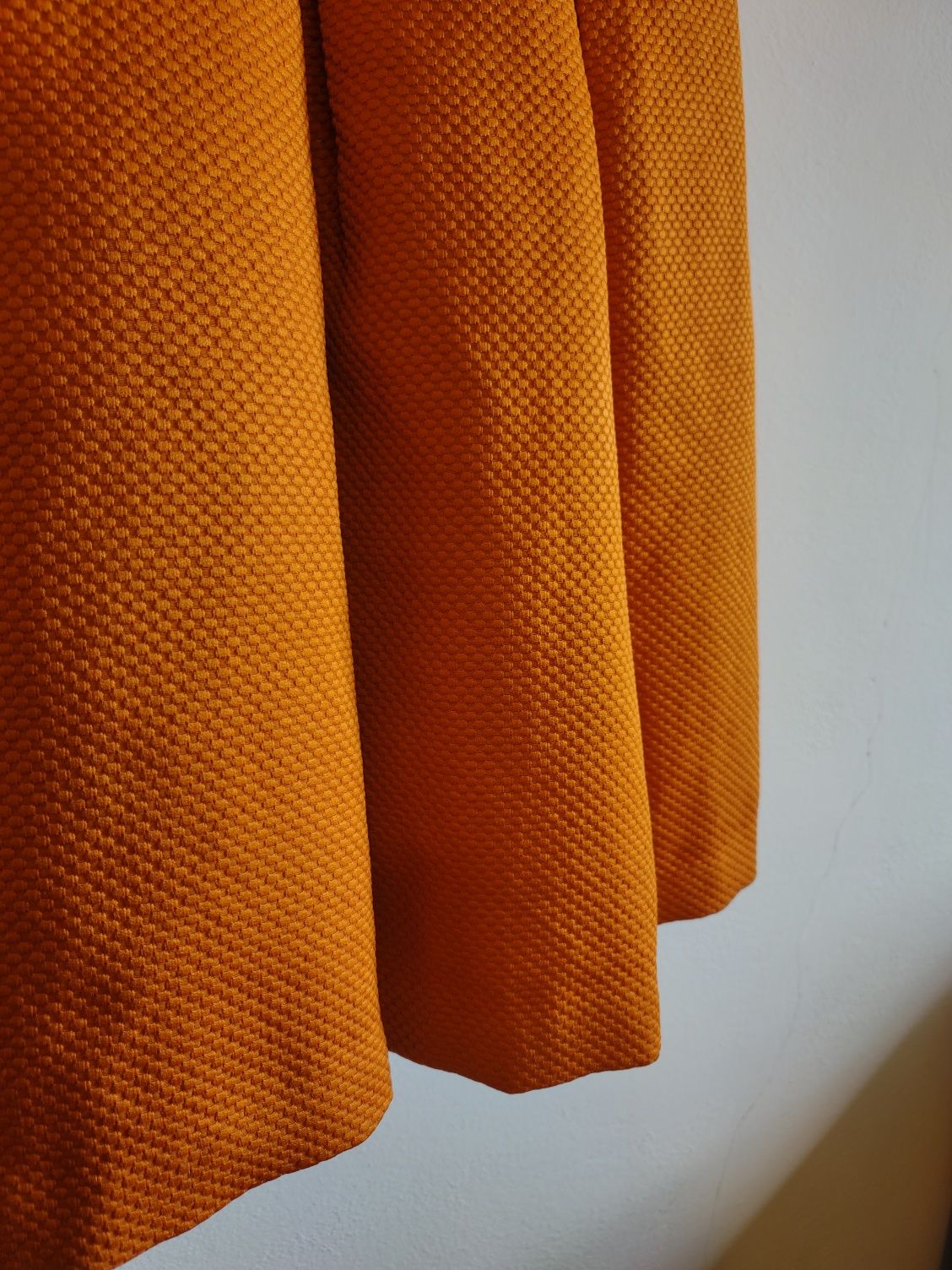 Rozkloszowana, pomarańczowa sukienka H&M r. 44