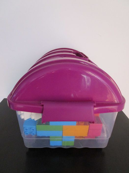 Vendo conjunto de "legos" / blocos de construção c/ 235 peças da Kozzi