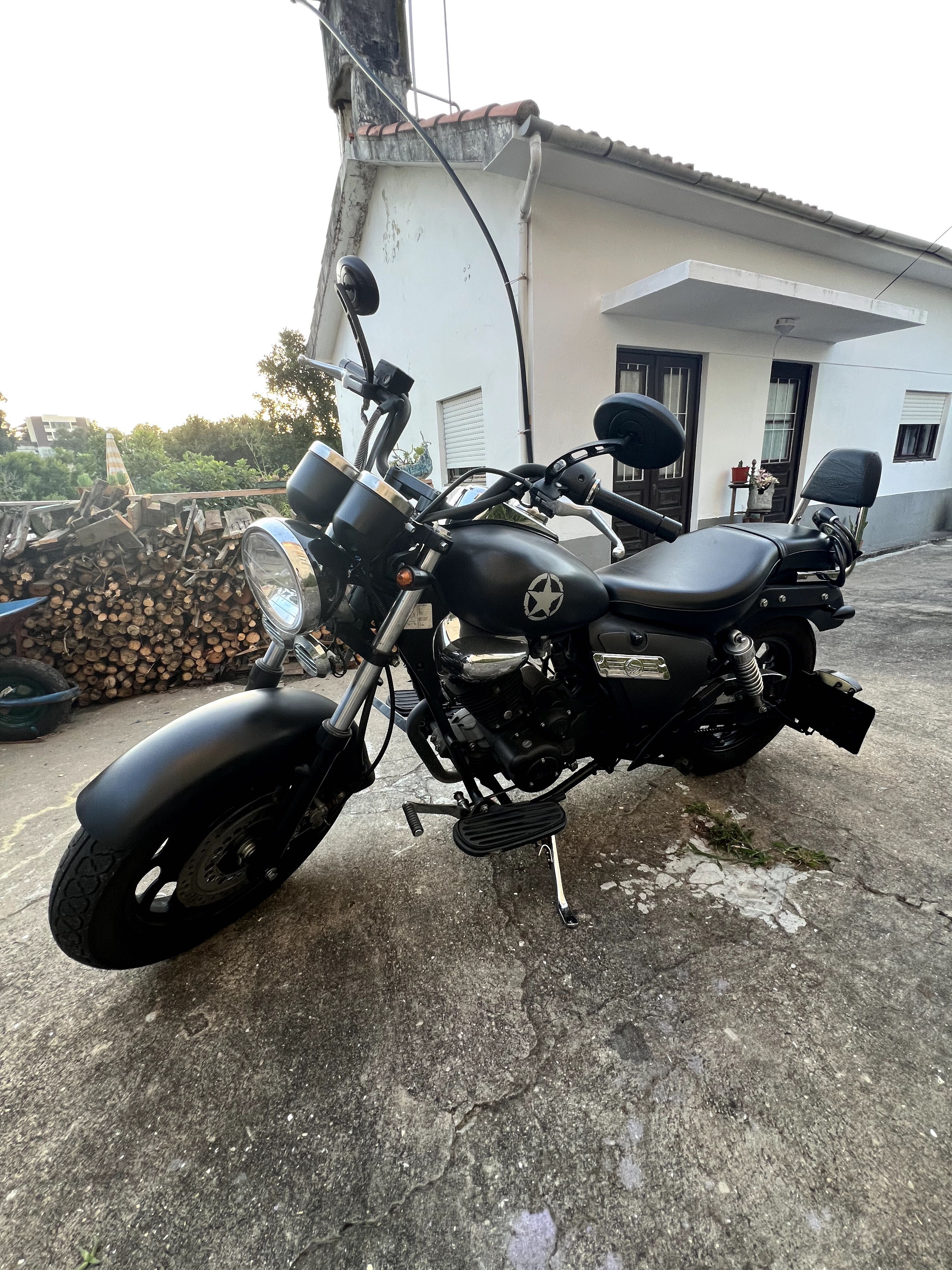 Mota Keeway Superlight 125 com 11836Km